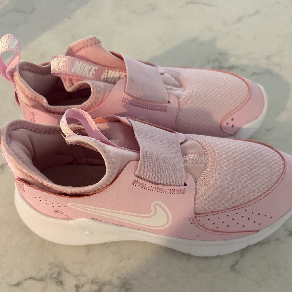 Nike girls flex runner never been worn pink slip on